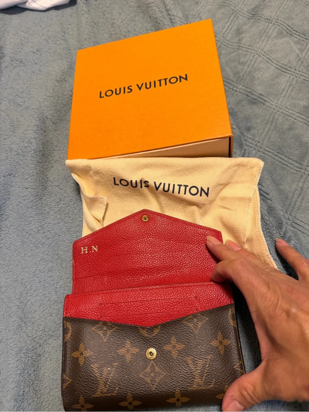 Louis Vuitton compact louis